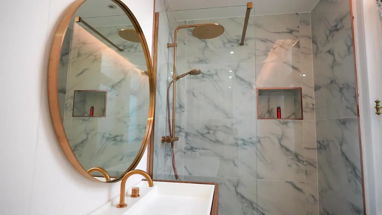 Bed & Breakfast Hotel De Maitre De Vaughan Brussels Belgium